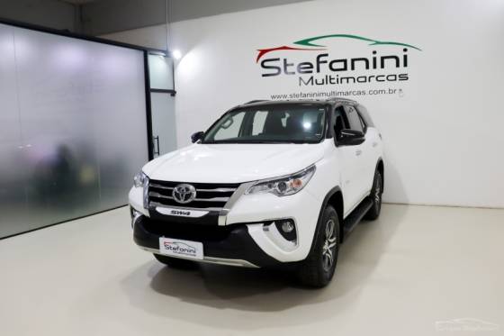 TOYOTA HILUX SW4 2.7 SRV 7 LUGARES 4X2 16V FLEX 4P AUTOMÁTICO TOYOTA HILUX SW4 2.7 SRV 7 LUGARES 4X2 16V FLEX 4P AUTOMÁTICO